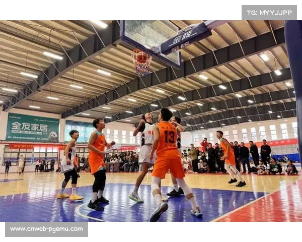 邵东市篮球比赛裁判员秉公执裁,保障赛事顺利进行